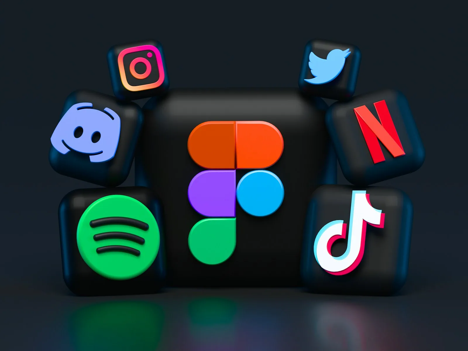 Íconos de redes sociales incluyendo Instagram, representando el ecosistema de plataformas digitales